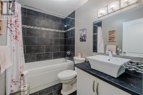 66 Spracklin Boulevard, Paradise, NL - Indoor Photo Showing Bathroom