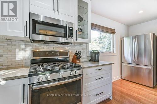 2489 Yarmouth Crescent, Oakville, ON - Indoor Photo Showing Kitchen With Stainless Steel Kitchen