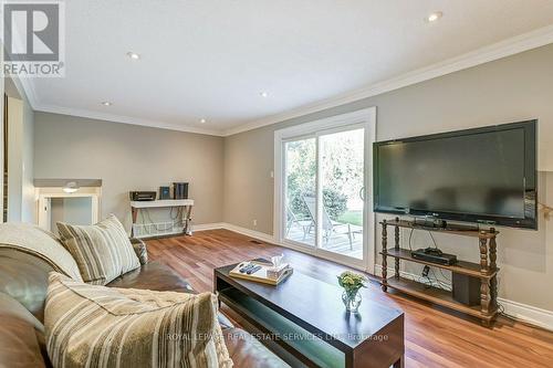 2489 Yarmouth Crescent, Oakville (Bronte West), ON - Indoor Photo Showing Living Room