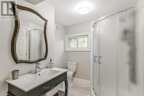 2489 Yarmouth Crescent, Oakville, ON - Indoor Photo Showing Bathroom