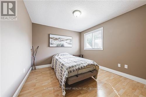 412 Melanie Crescent, Hamilton (Ancaster), ON - Indoor Photo Showing Bedroom