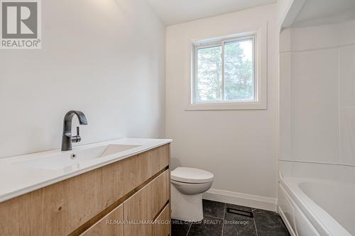 66 Willow Landing Road, Springwater (Midhurst), ON - Indoor Photo Showing Bathroom