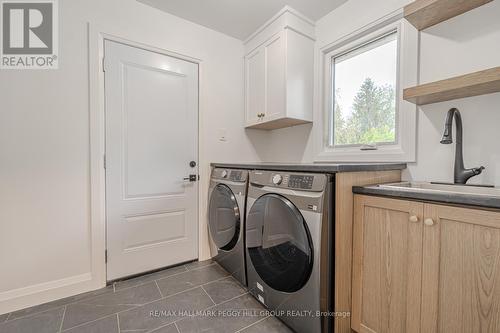 66 Willow Landing Road, Springwater (Midhurst), ON - Indoor Photo Showing Laundry Room