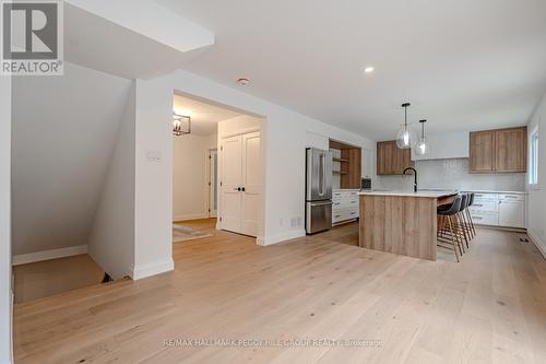 66 Willow Landing Road, Springwater (Midhurst), ON - Indoor Photo Showing Kitchen