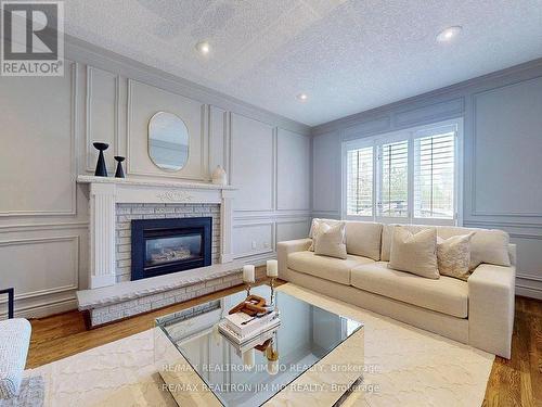 1660 Sagewood Court, Mississauga (East Credit), ON - Indoor Photo Showing Living Room With Fireplace