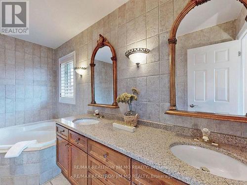 1660 Sagewood Court, Mississauga, ON - Indoor Photo Showing Bathroom