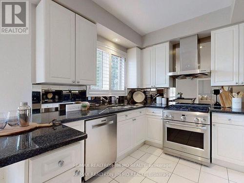 1660 Sagewood Court, Mississauga, ON - Indoor Photo Showing Kitchen