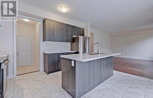 8758 Chickory Trail, Niagara Falls, ON - Indoor Photo Showing Kitchen