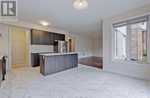 8758 Chickory Trail, Niagara Falls, ON - Indoor Photo Showing Kitchen