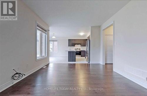 8758 Chickory Trail, Niagara Falls, ON - Indoor Photo Showing Living Room