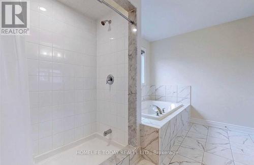 8758 Chickory Trail, Niagara Falls, ON - Indoor Photo Showing Bathroom