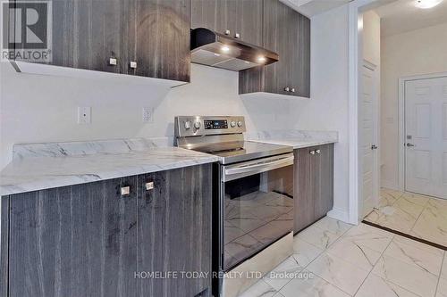 8758 Chickory Trail, Niagara Falls, ON - Indoor Photo Showing Kitchen