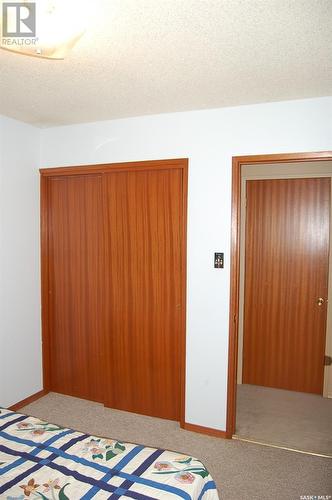 1239 Caribou Street W, Moose Jaw, SK - Indoor Photo Showing Bedroom