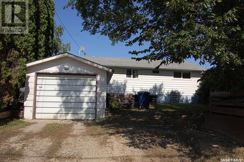 1239 Caribou Street W, Moose Jaw, SK - Outdoor