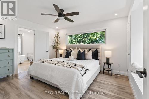 6 Meadowview Boulevard, Clarington (Bowmanville), ON - Indoor Photo Showing Bedroom