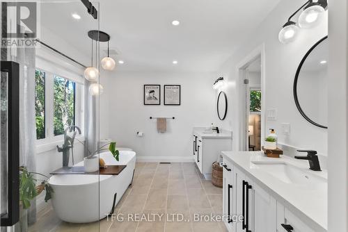 6 Meadowview Boulevard, Clarington (Bowmanville), ON - Indoor Photo Showing Bathroom