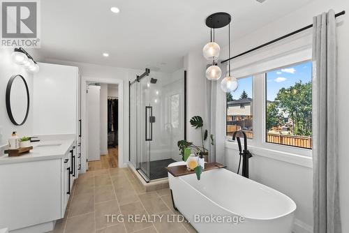 6 Meadowview Boulevard, Clarington (Bowmanville), ON - Indoor Photo Showing Bathroom