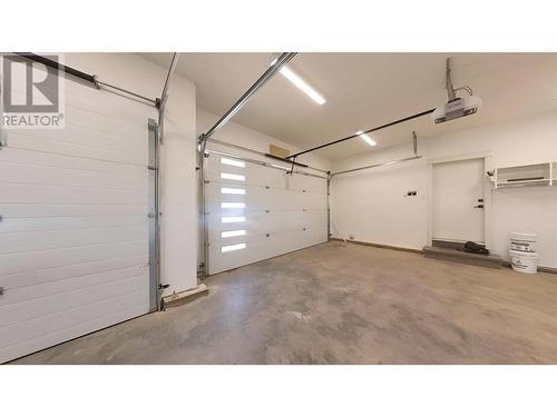 10608 109 Street, Fort St. John, BC - Indoor Photo Showing Garage