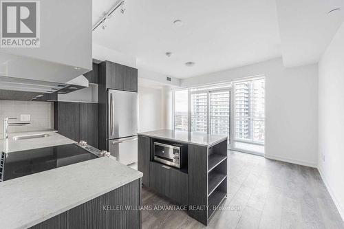 1704 - 2520 Eglinton Avenue W, Mississauga (Central Erin Mills), ON - Indoor Photo Showing Kitchen