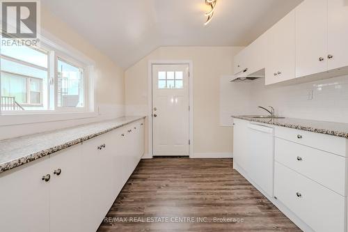 73 Albany Avenue, Hamilton (Homeside), ON - Indoor Photo Showing Kitchen