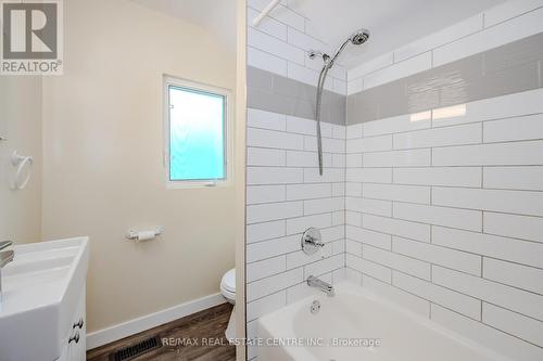 73 Albany Avenue, Hamilton (Homeside), ON - Indoor Photo Showing Bathroom