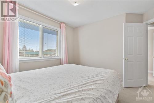 Bedroom - 117 Locheland Crescent, Ottawa, ON - Indoor Photo Showing Bedroom