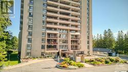 1785 FROBISHER LANE UNIT#1808  Ottawa, ON K1G 3T7