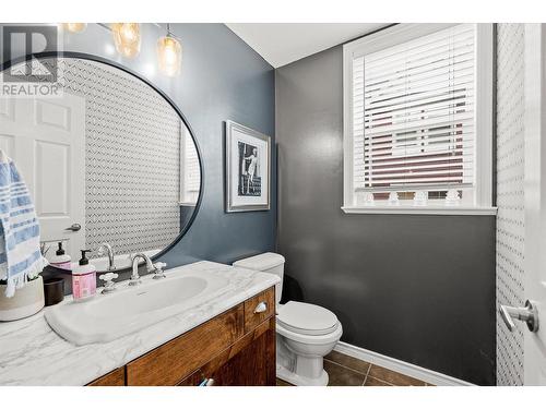 380 Providence Avenue Unit# 9, Kelowna, BC - Indoor Photo Showing Bathroom