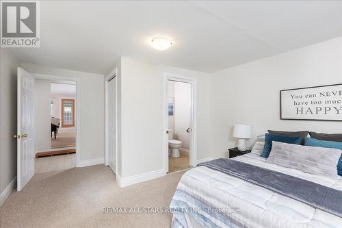 7 Georgette Street, Georgina, ON - Indoor Photo Showing Bedroom