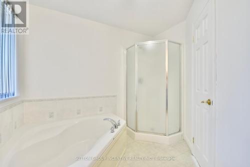 4 Shalom Way, Barrie (Painswick South), ON - Indoor Photo Showing Bathroom