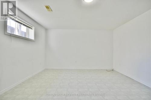 4 Shalom Way, Barrie (Painswick South), ON - Indoor Photo Showing Other Room