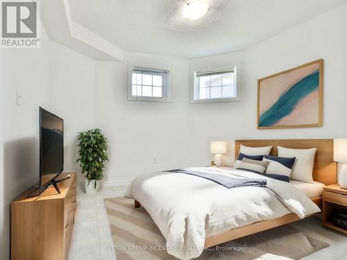 4 Shalom Way, Barrie (Painswick South), ON - Indoor Photo Showing Bedroom