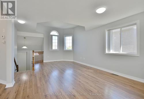 4 Shalom Way, Barrie (Painswick South), ON - Indoor Photo Showing Other Room