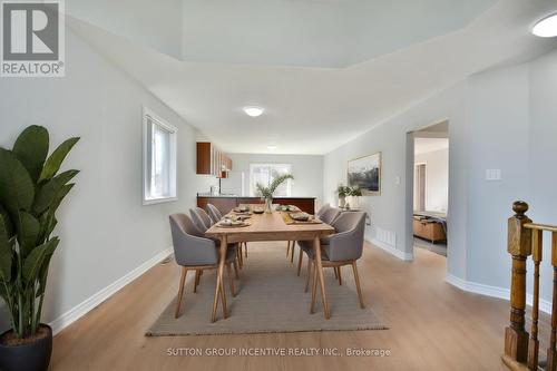 4 Shalom Way, Barrie (Painswick South), ON - Indoor Photo Showing Dining Room