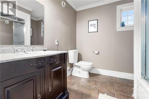 6131 Pebblewoods Drive, Greely, ON - Indoor Photo Showing Bathroom