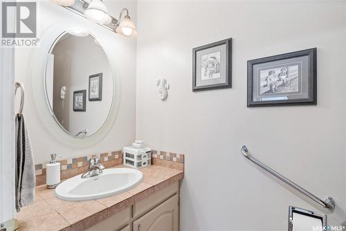 315 Humboldt Street, Jansen, SK - Indoor Photo Showing Bathroom