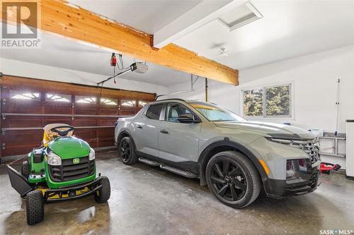 315 Humboldt Street, Jansen, SK - Indoor Photo Showing Garage