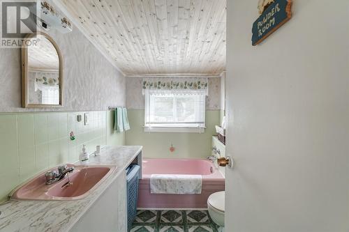 277-279 Main Road, New Perlican, NL - Indoor Photo Showing Bathroom