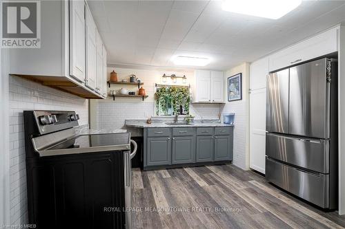 99 River Road, Brampton (Huttonville), ON - Indoor Photo Showing Kitchen