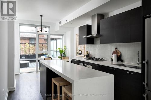 Th1 - 41 Ossington Avenue, Toronto, ON - Indoor Photo Showing Kitchen With Upgraded Kitchen