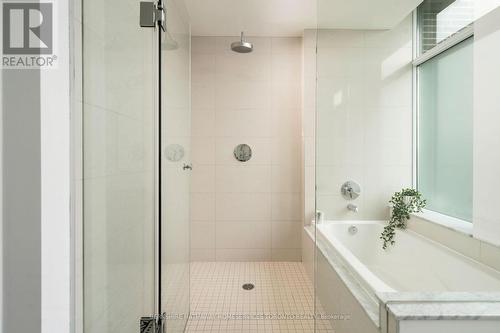 Th1 - 41 Ossington Avenue, Toronto, ON - Indoor Photo Showing Bathroom