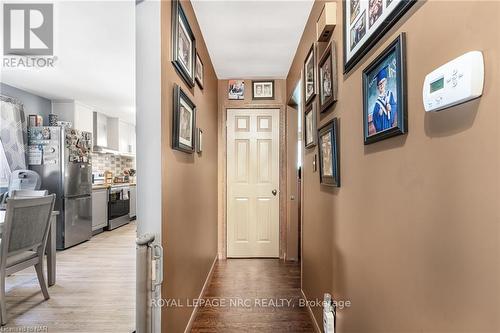 7563 Redhaven Crescent, Niagara Falls, ON - Indoor Photo Showing Other Room