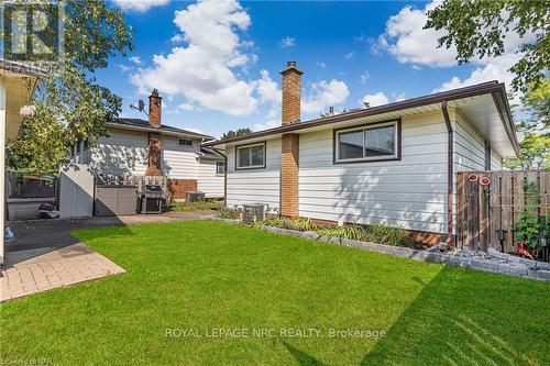 7563 Redhaven Crescent, Niagara Falls, ON - Outdoor