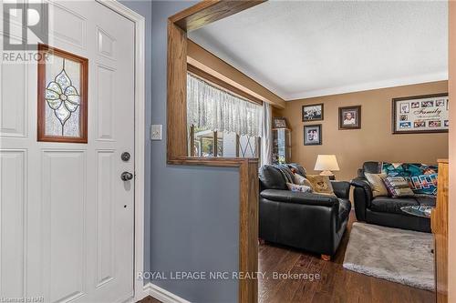 7563 Redhaven Crescent, Niagara Falls, ON - Indoor Photo Showing Other Room