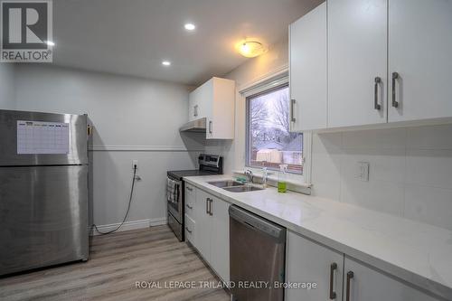 103 Churchill Street, Chatham-Kent (Chatham), ON - Indoor Photo Showing Kitchen With Double Sink