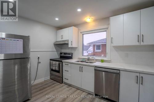 103 Churchill Street, Chatham-Kent (Chatham), ON - Indoor Photo Showing Kitchen With Double Sink