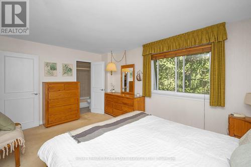 4207 Sutherland Crescent, Burlington, ON - Indoor Photo Showing Bedroom