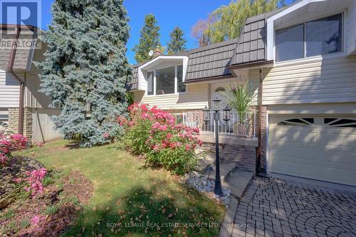 4207 Sutherland Crescent, Burlington, ON - Outdoor