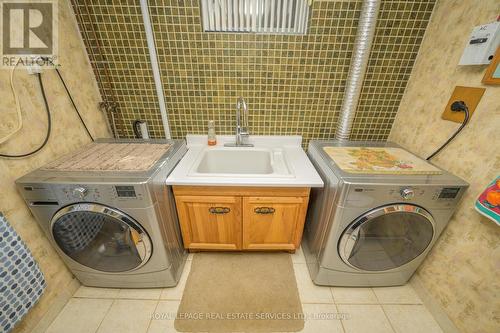 4207 Sutherland Crescent, Burlington (Shoreacres), ON - Indoor Photo Showing Laundry Room