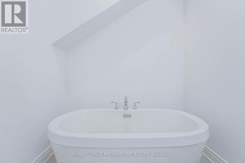 52 - 30 Lunar Crescent, Mississauga, ON - Indoor Photo Showing Bathroom